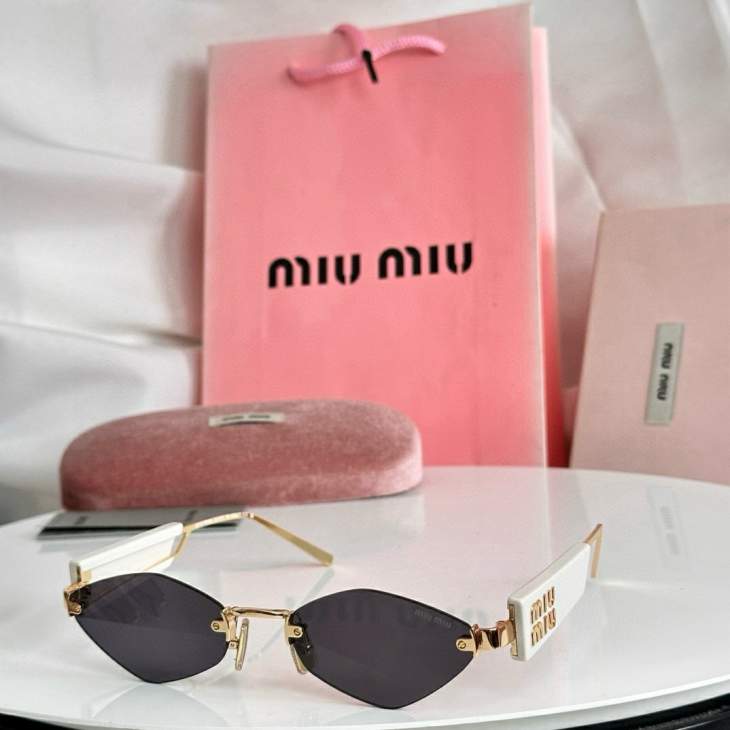Picture of Miu Miu Sunglasses _SKUfw79339159fw